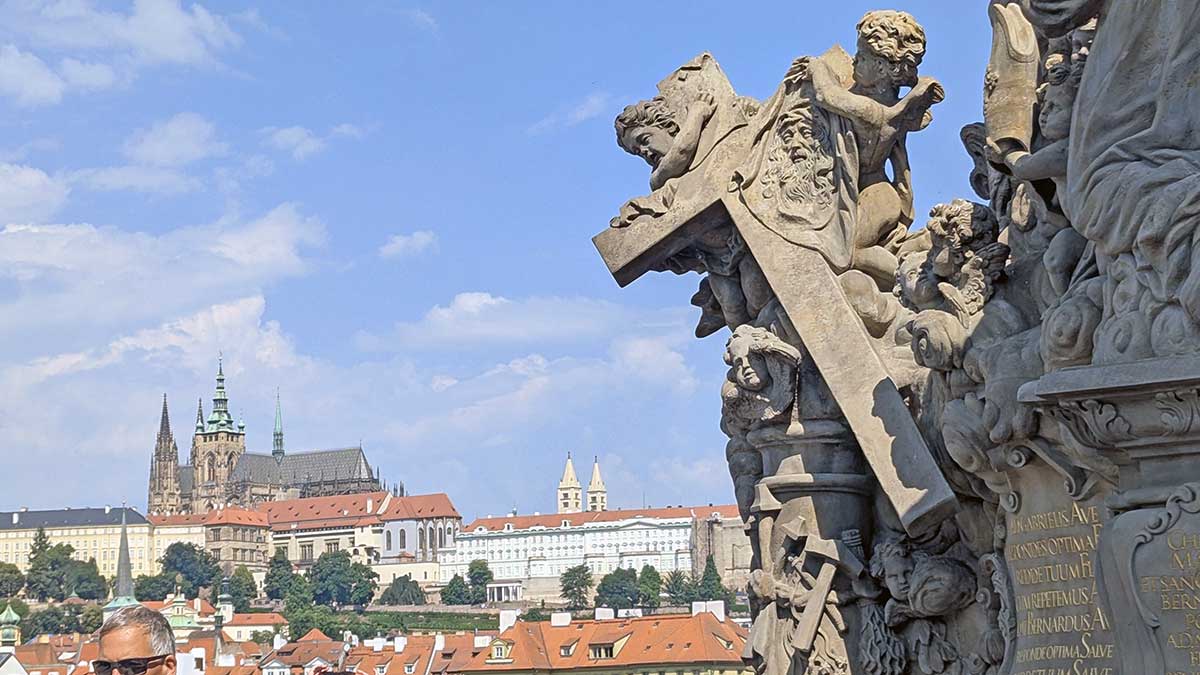 Castillo-de-Praga-desde-Puente-de-Carlos