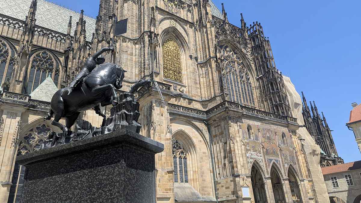 Catedral de San Vito Praga Catedral de San Vito en El último secreto con Robert Langdon
