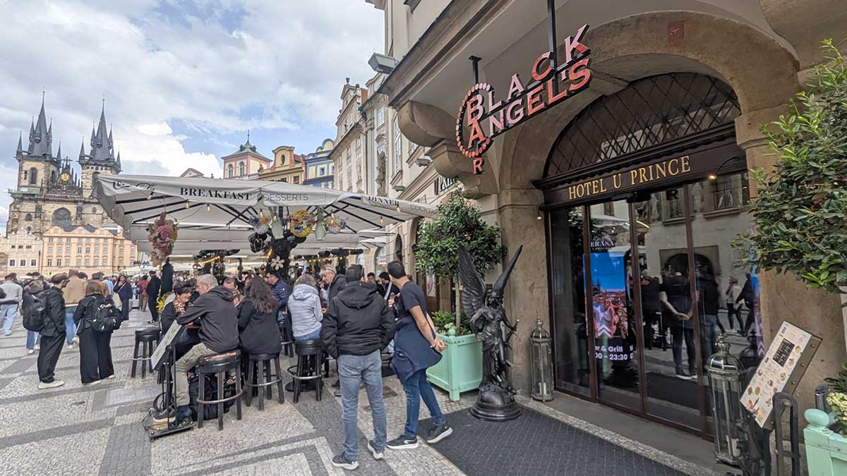 Dan Brown Black Angel`s Bar Black Angle´s en El último secreto con Robert Langdon en El último secreto