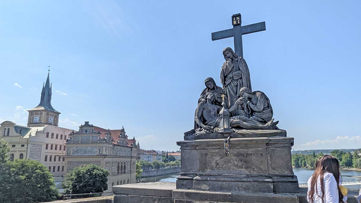 La-Piedad-en-Puente-de-Carlos-Praga