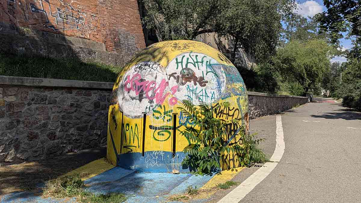 Respiradero-Bunker-Folimanka-Minions-Praga
