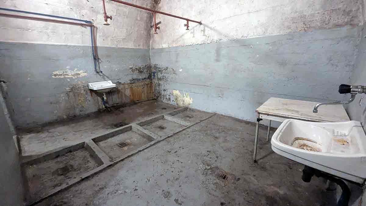 Duchas-bunker-guerra-fria-en-Praga
