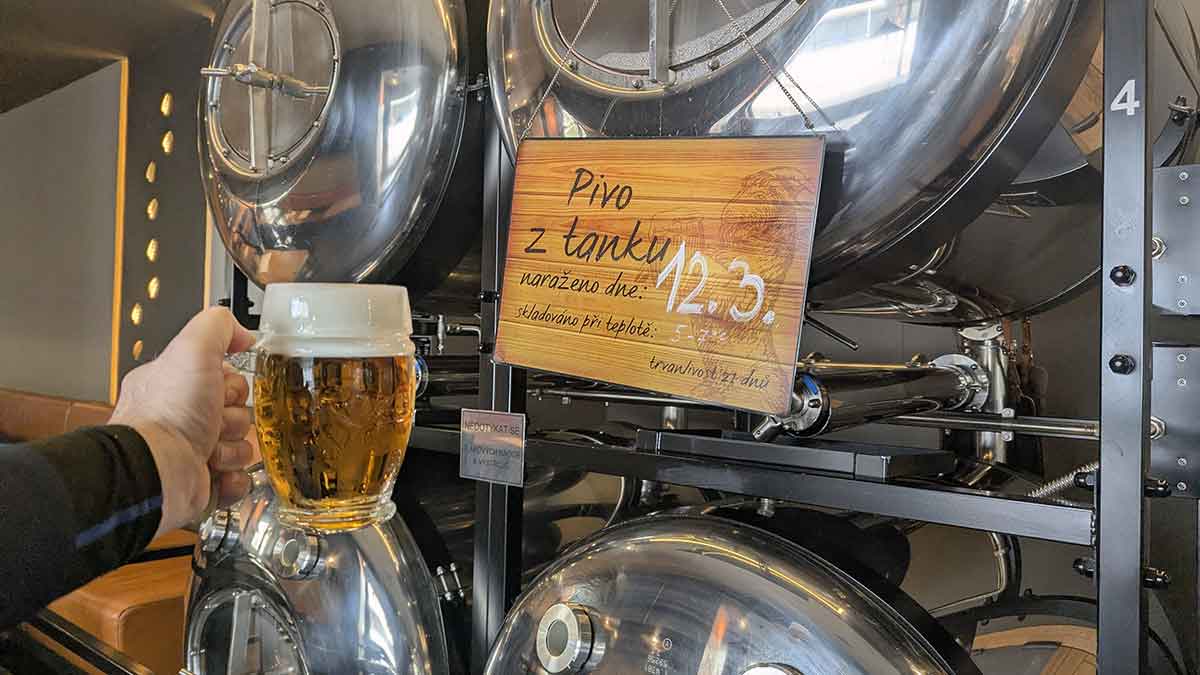 Cerveza-de-Tsnque-en-Praga