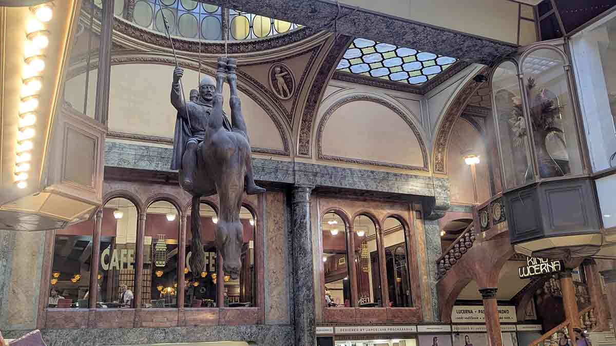 Cafe-Lucernna